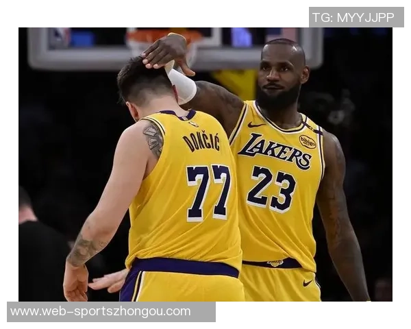 詹姆斯以成熟决策为主题的广告展现与过去愚蠢选择的和解之路